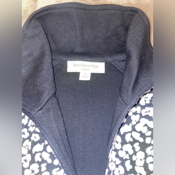 Never won black and white print sip up sweater - Picture 6 of 6